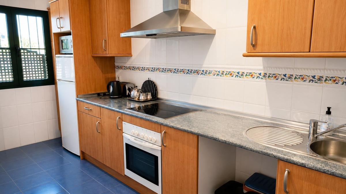 Se vende Estudio Planta Media de 2 dormitorios en Costa Del Sol, Málaga, España