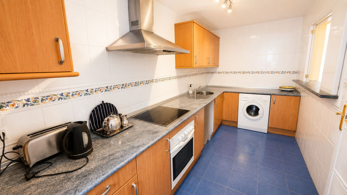 Se vende Estudio Planta Media de 2 dormitorios en Costa Del Sol, Málaga, España