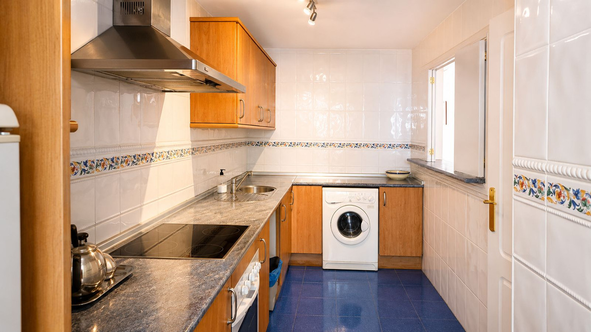 Se vende Estudio Planta Media de 2 dormitorios en Costa Del Sol, Málaga, España