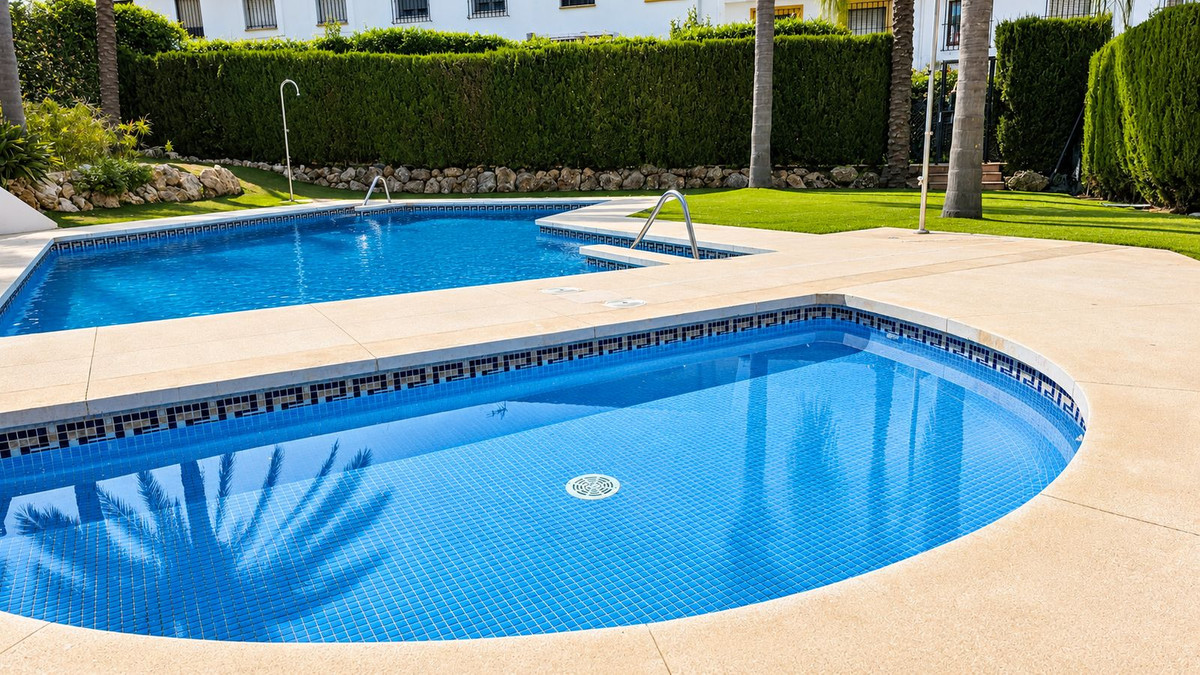 Se vende Estudio Planta Media de 2 dormitorios en Costa Del Sol, Málaga, España