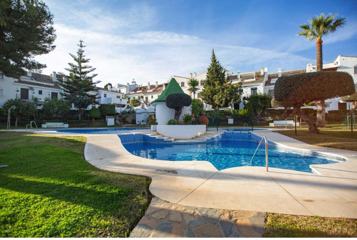 3 Bed Townhouse for sale in Marbella Costa Del Sol, Málaga, Spain
