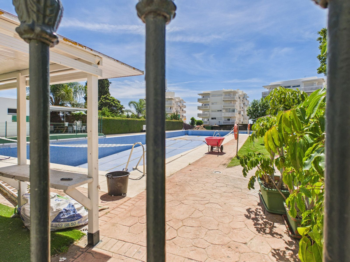 Se vende Apartamento Planta Media de 3 dormitorios en Costa Del Sol, Málaga, España