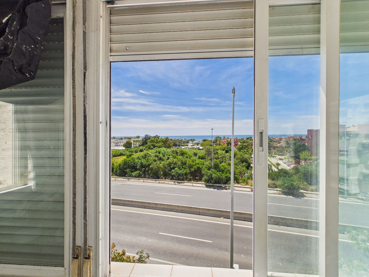 Se vende Apartamento Planta Media de 3 dormitorios en Costa Del Sol, Málaga, España