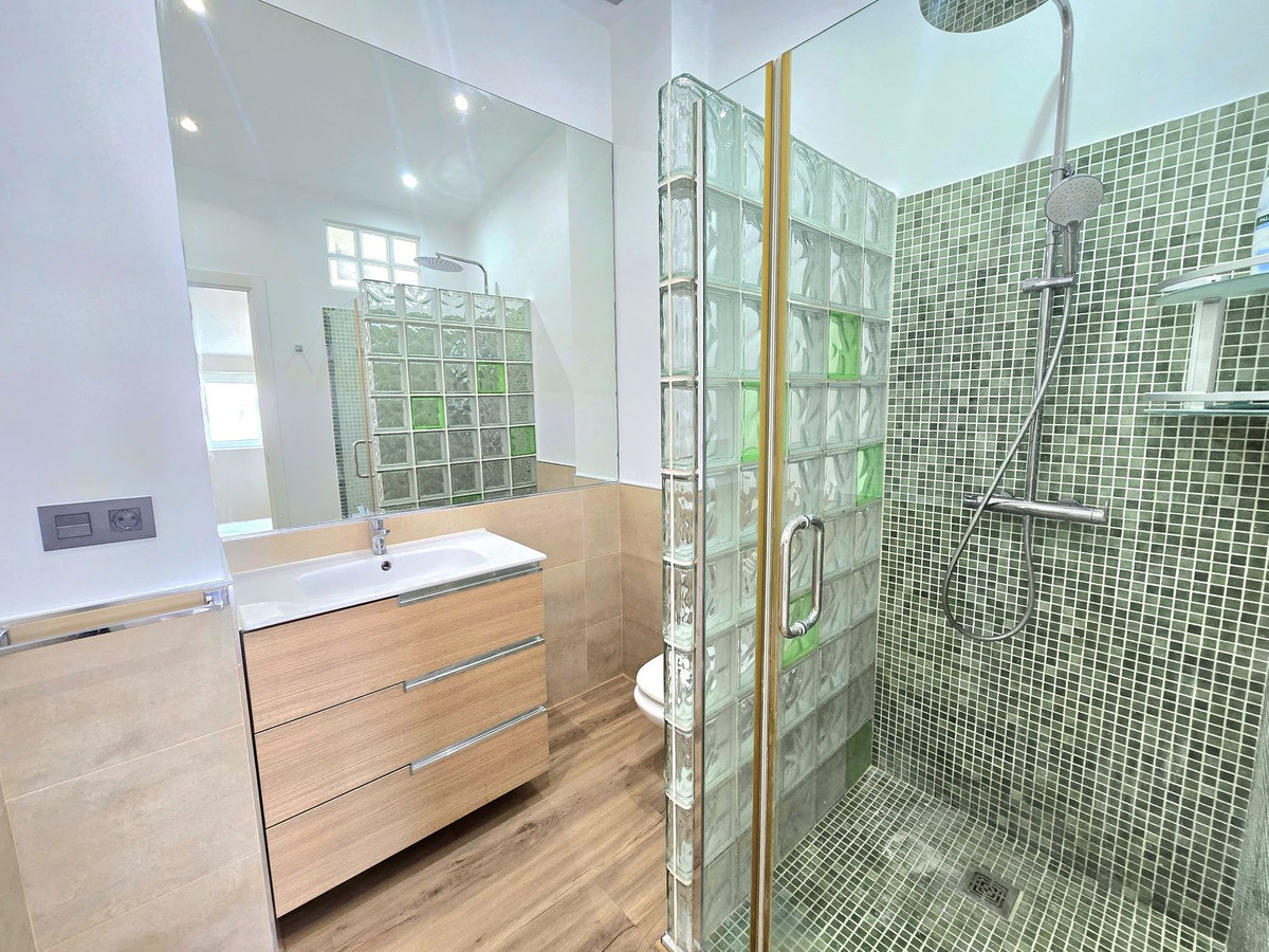 1 Bed Apartment for sale in The Golden Mile Costa Del Sol, Málaga, Spain