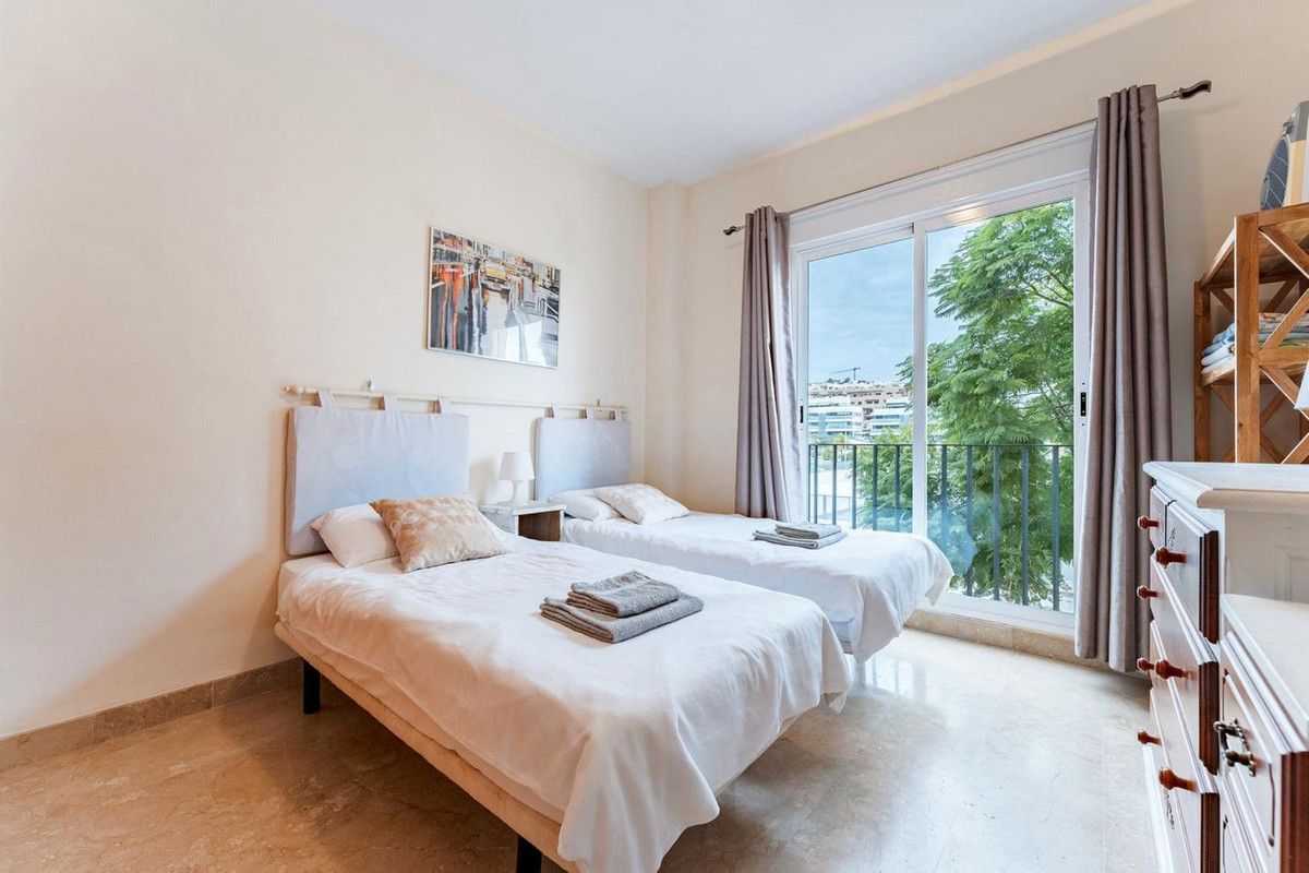 Se vende Apartamento Planta Media de 2 dormitorios en Costa Del Sol, Málaga, España