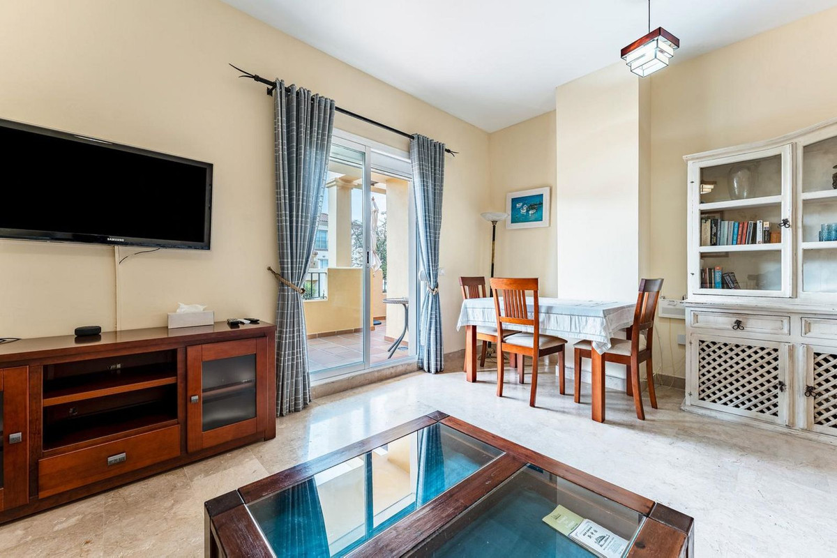 Se vende Apartamento Planta Media de 2 dormitorios en Costa Del Sol, Málaga, España
