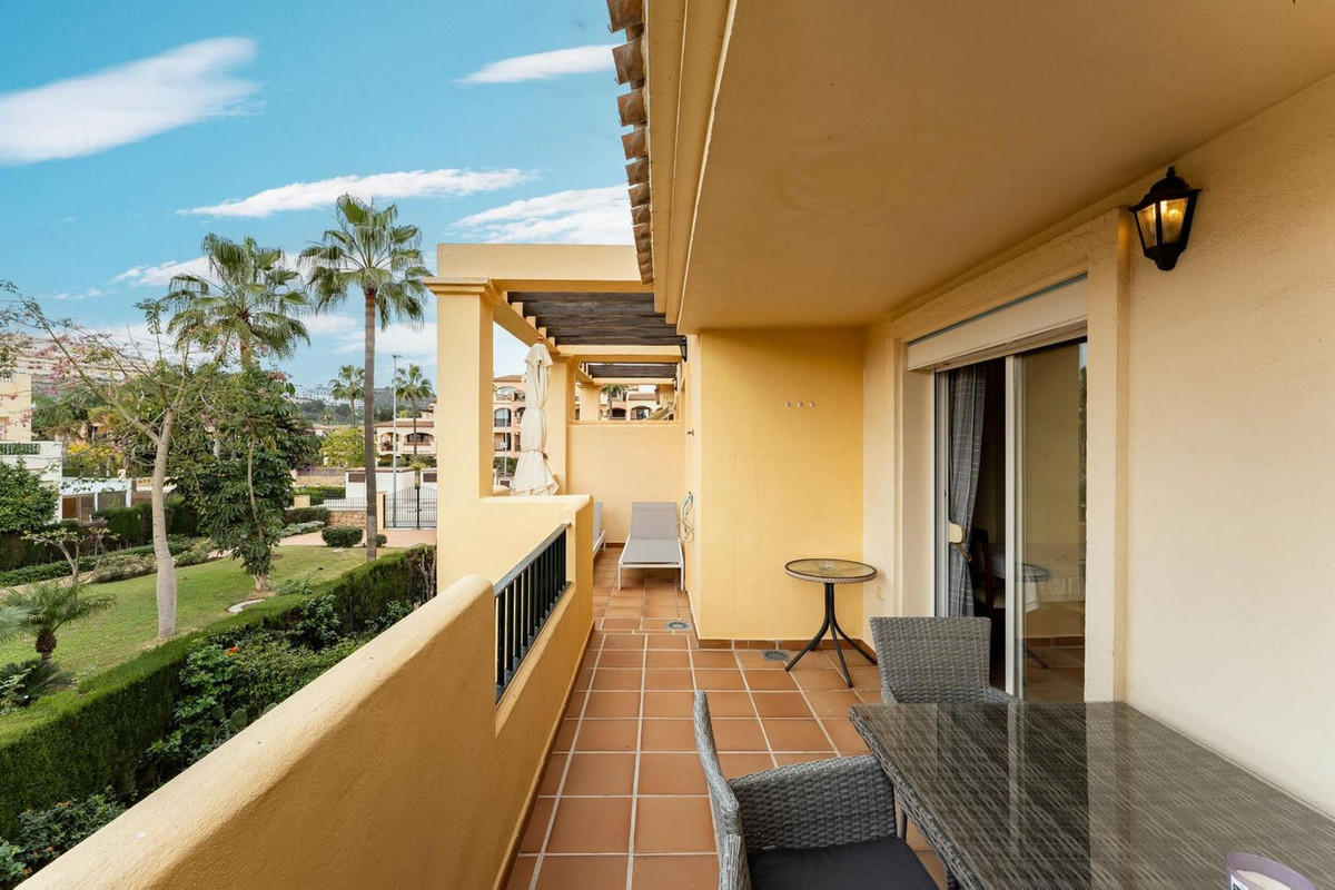 Se vende Apartamento Planta Media de 2 dormitorios en Costa Del Sol, Málaga, España