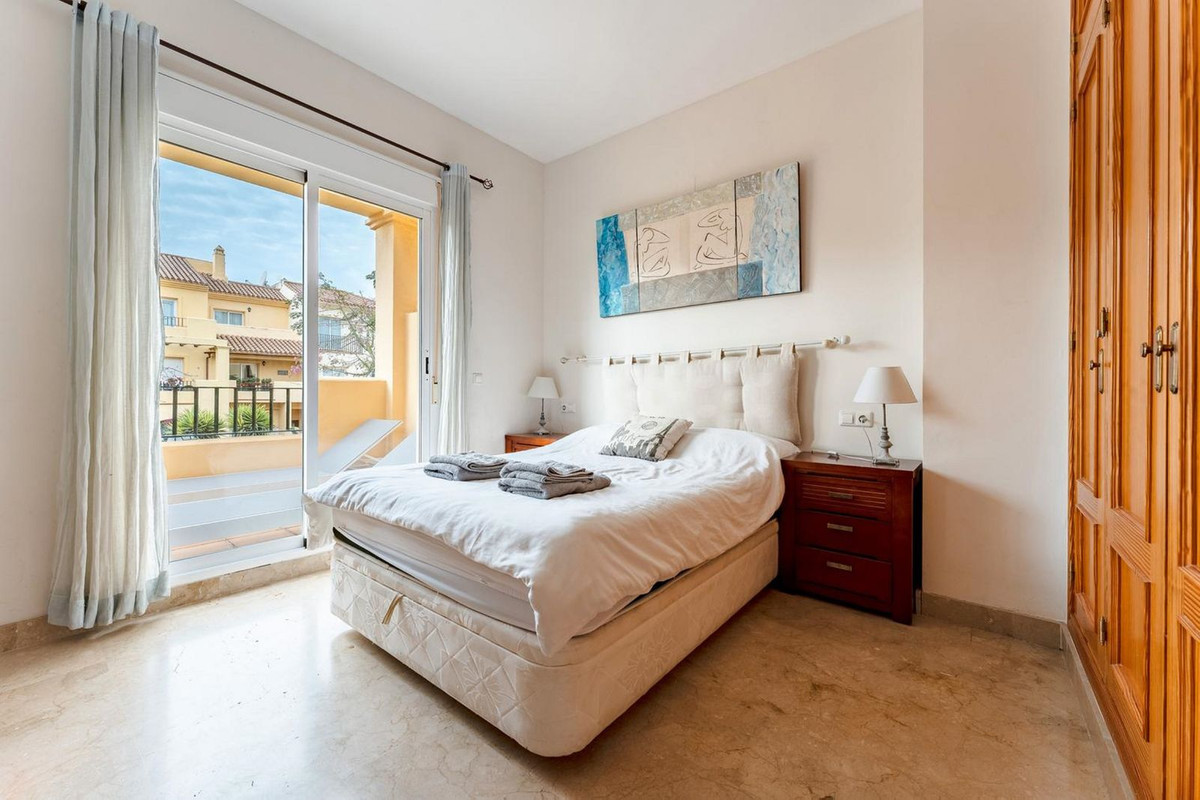 Se vende Apartamento Planta Media de 2 dormitorios en Costa Del Sol, Málaga, España