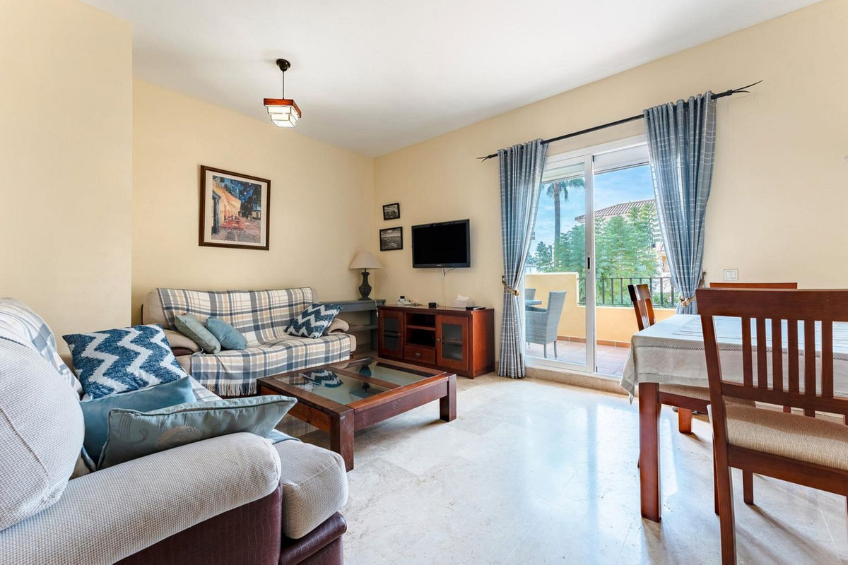 Se vende Apartamento Planta Media de 2 dormitorios en Costa Del Sol, Málaga, España