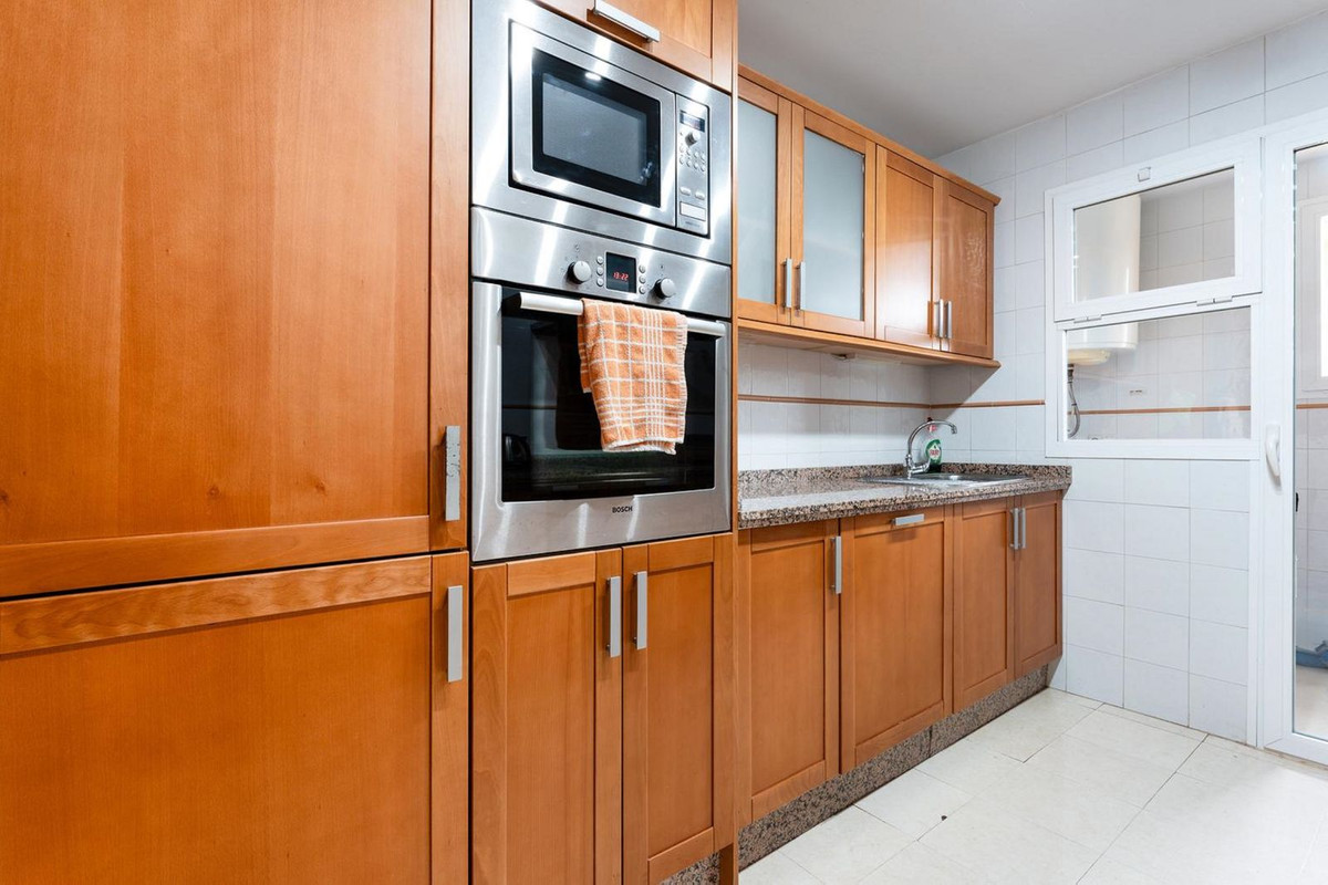 Se vende Apartamento Planta Media de 2 dormitorios en Costa Del Sol, Málaga, España