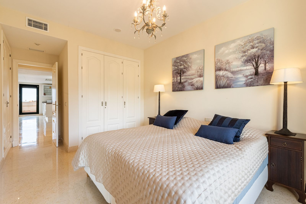 3 Bed Apartment for sale in Benahavís Costa Del Sol, Málaga, Spain