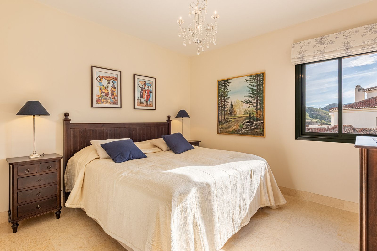 3 Bed Apartment for sale in Benahavís Costa Del Sol, Málaga, Spain