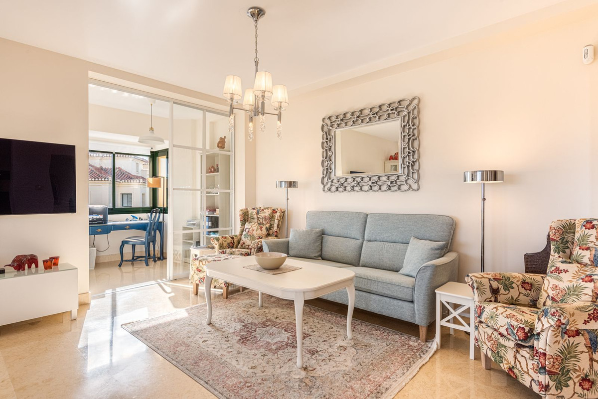 3 Bed Apartment for sale in Benahavís Costa Del Sol, Málaga, Spain