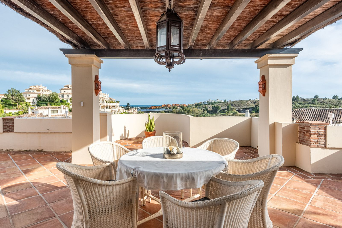 3 Bed Apartment for sale in Benahavís Costa Del Sol, Málaga, Spain