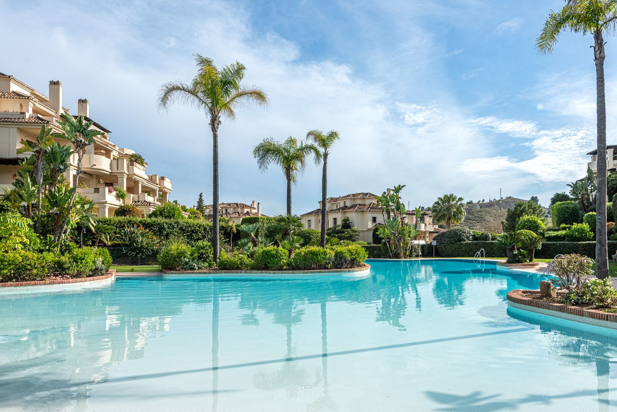 3 Bed Apartment for sale in Benahavís Costa Del Sol, Málaga, Spain