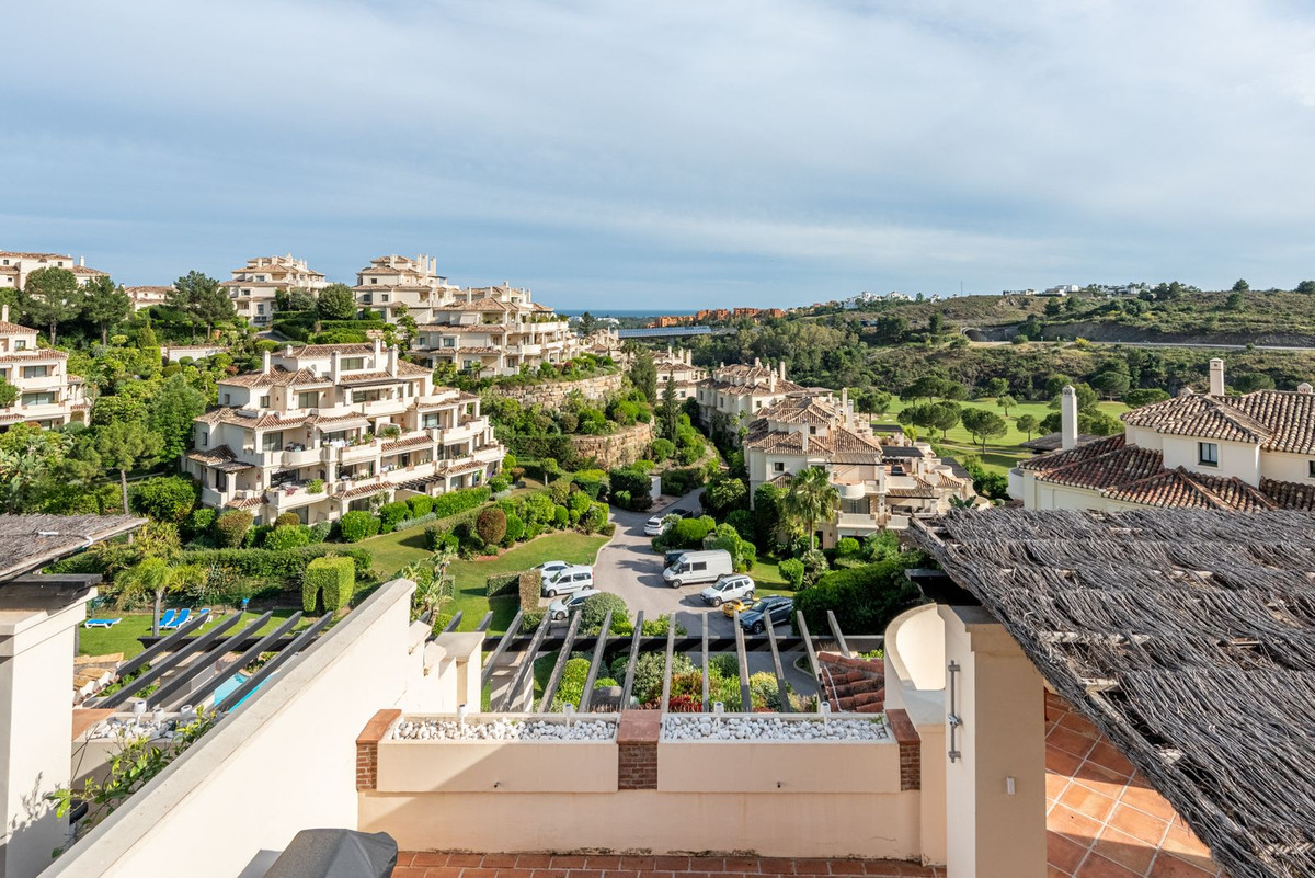 3 Bed Apartment for sale in Benahavís Costa Del Sol, Málaga, Spain