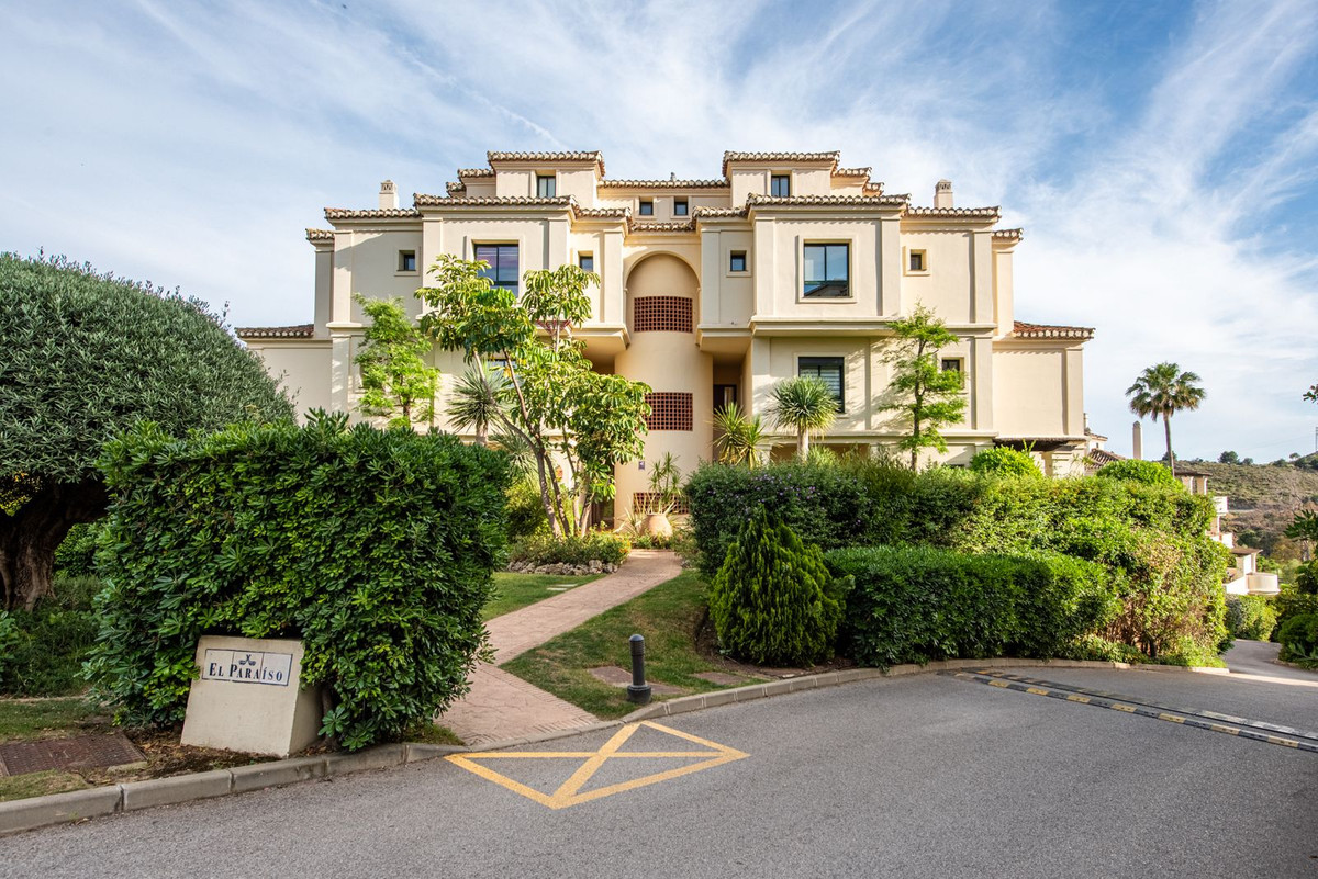 3 Bed Apartment for sale in Benahavís Costa Del Sol, Málaga, Spain