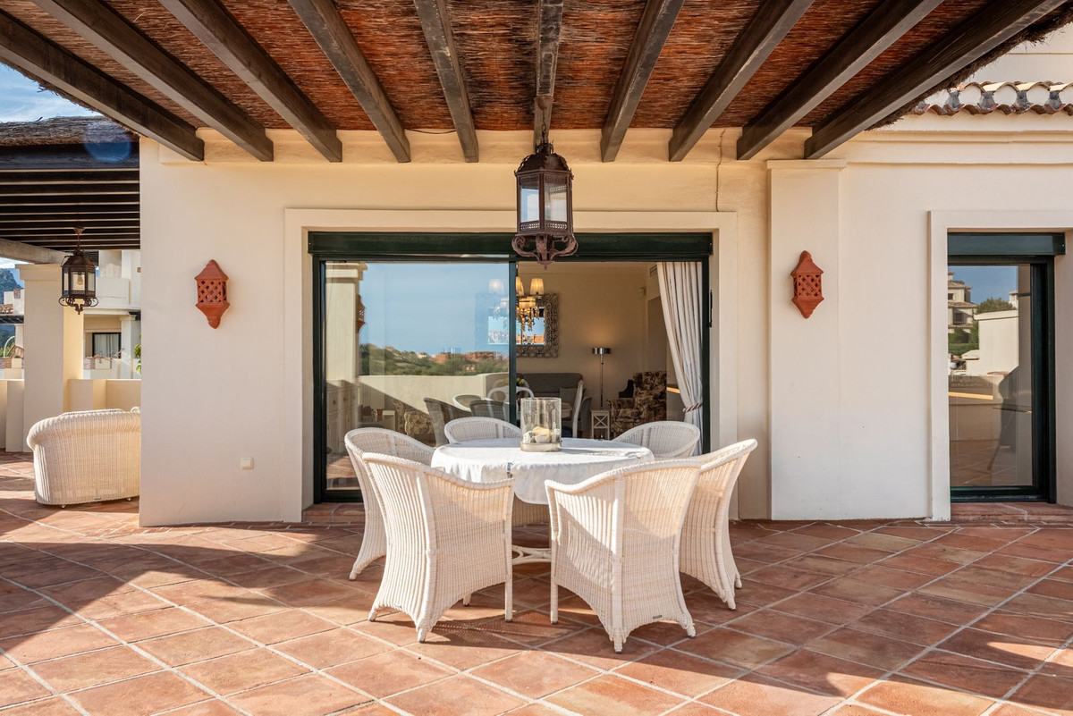 3 Bed Apartment for sale in Benahavís Costa Del Sol, Málaga, Spain