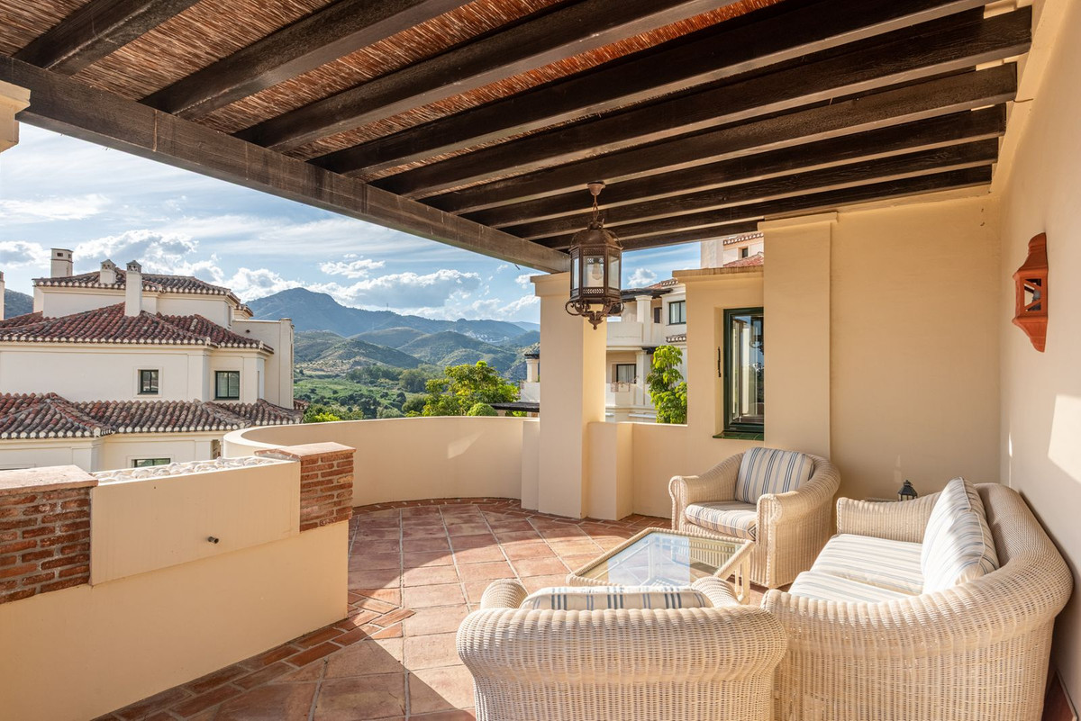 3 Bed Apartment for sale in Benahavís Costa Del Sol, Málaga, Spain