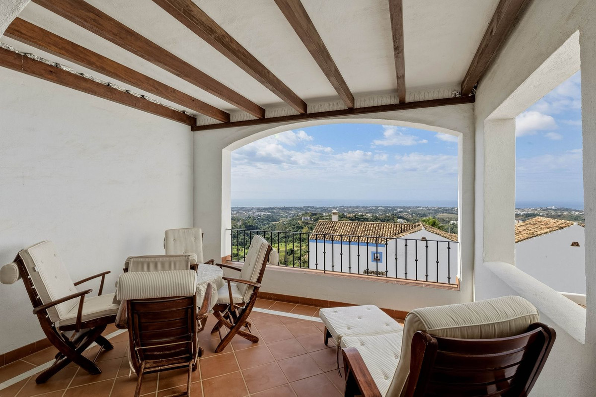 2 Bed Apartment for sale in Los Arqueros Costa Del Sol, Málaga, Spain