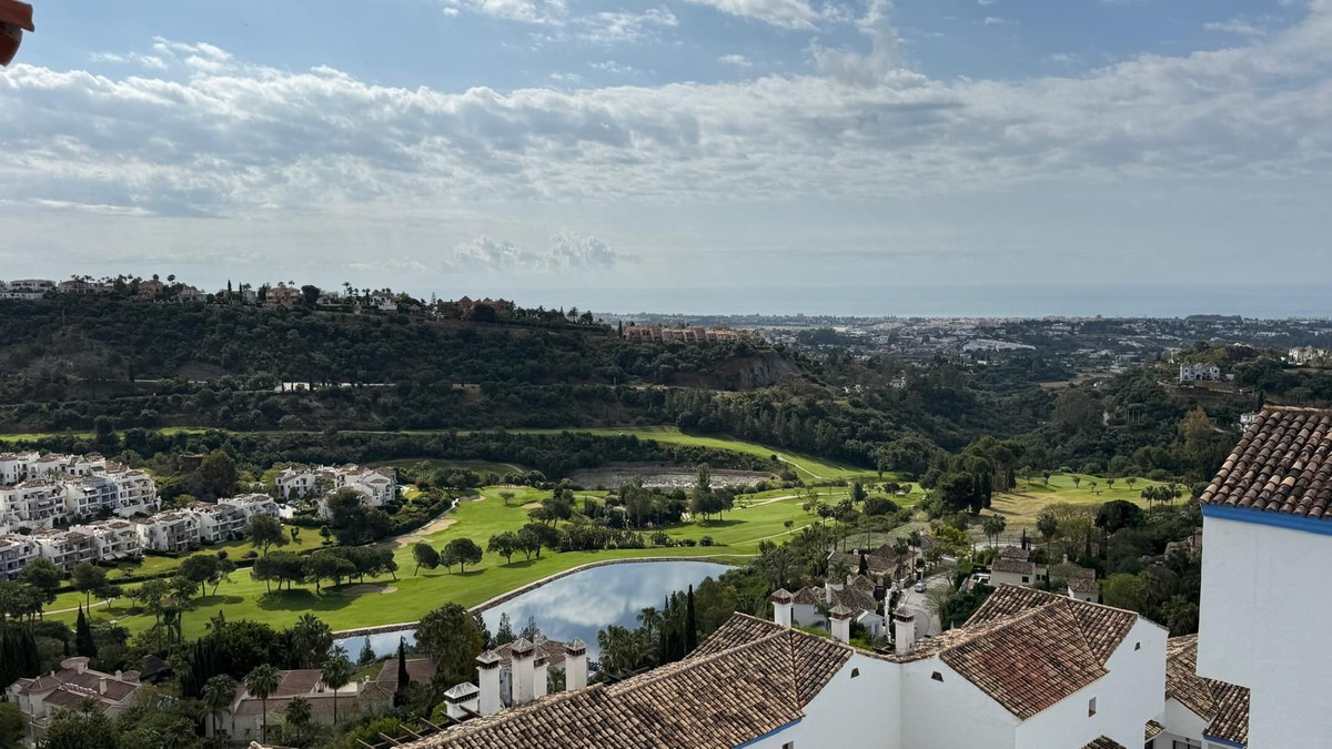 2 Bed Apartment for sale in Los Arqueros Costa Del Sol, Málaga, Spain