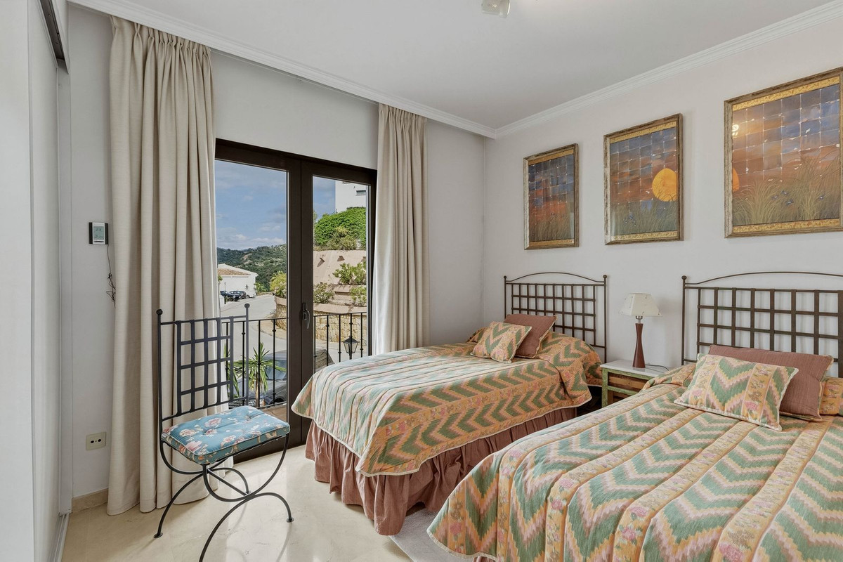 2 Bed Apartment for sale in Los Arqueros Costa Del Sol, Málaga, Spain