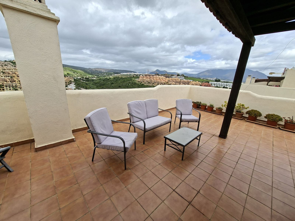 3 Bed Apartment for sale in La Duquesa Costa Del Sol, Málaga, Spain