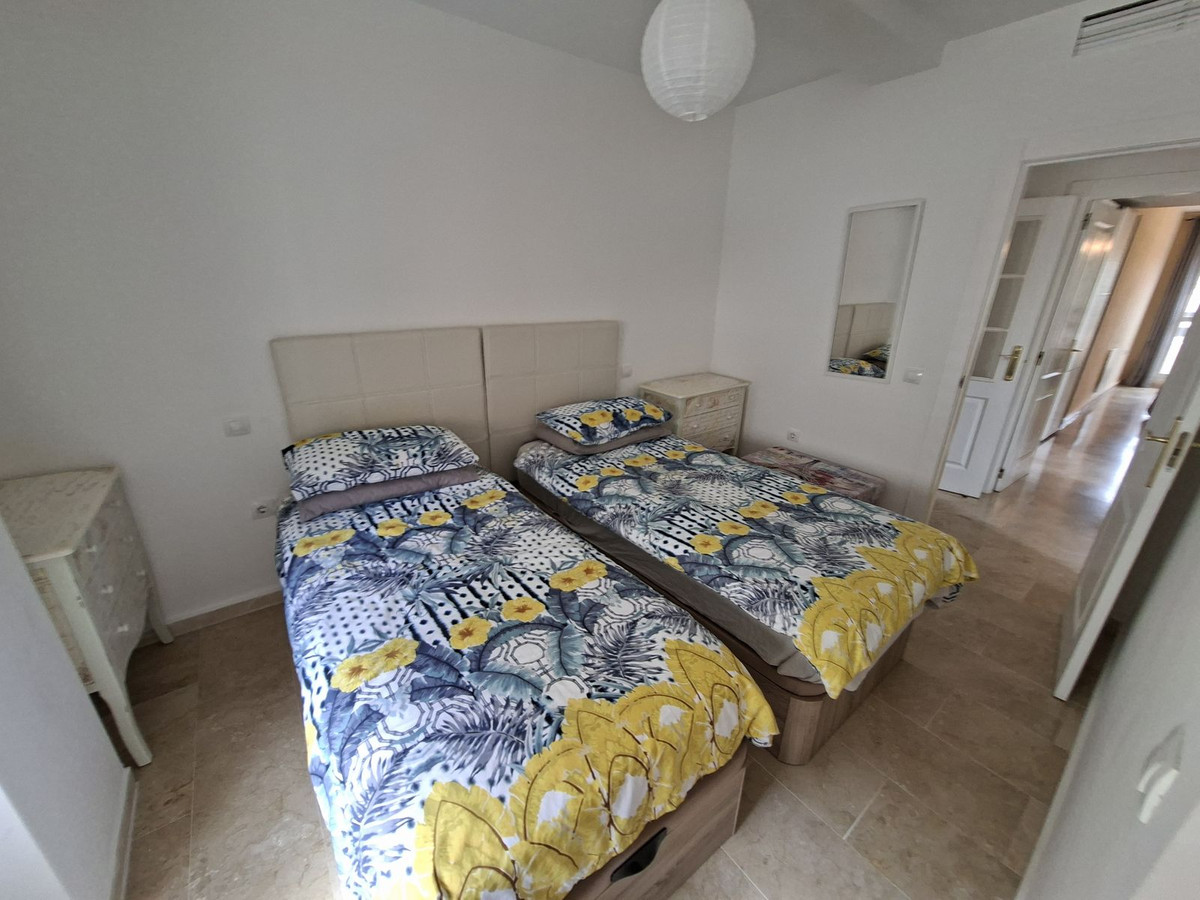 3 Bed Apartment for sale in La Duquesa Costa Del Sol, Málaga, Spain