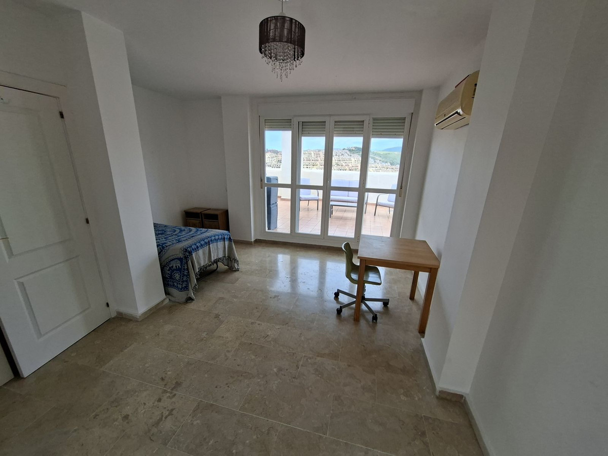 3 Bed Apartment for sale in La Duquesa Costa Del Sol, Málaga, Spain