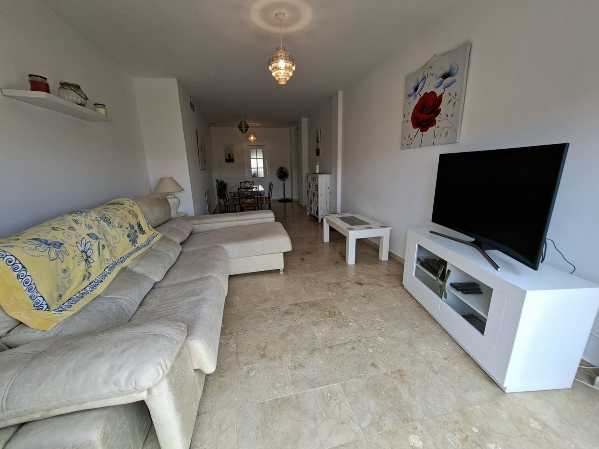 3 Bed Apartment for sale in La Duquesa Costa Del Sol, Málaga, Spain