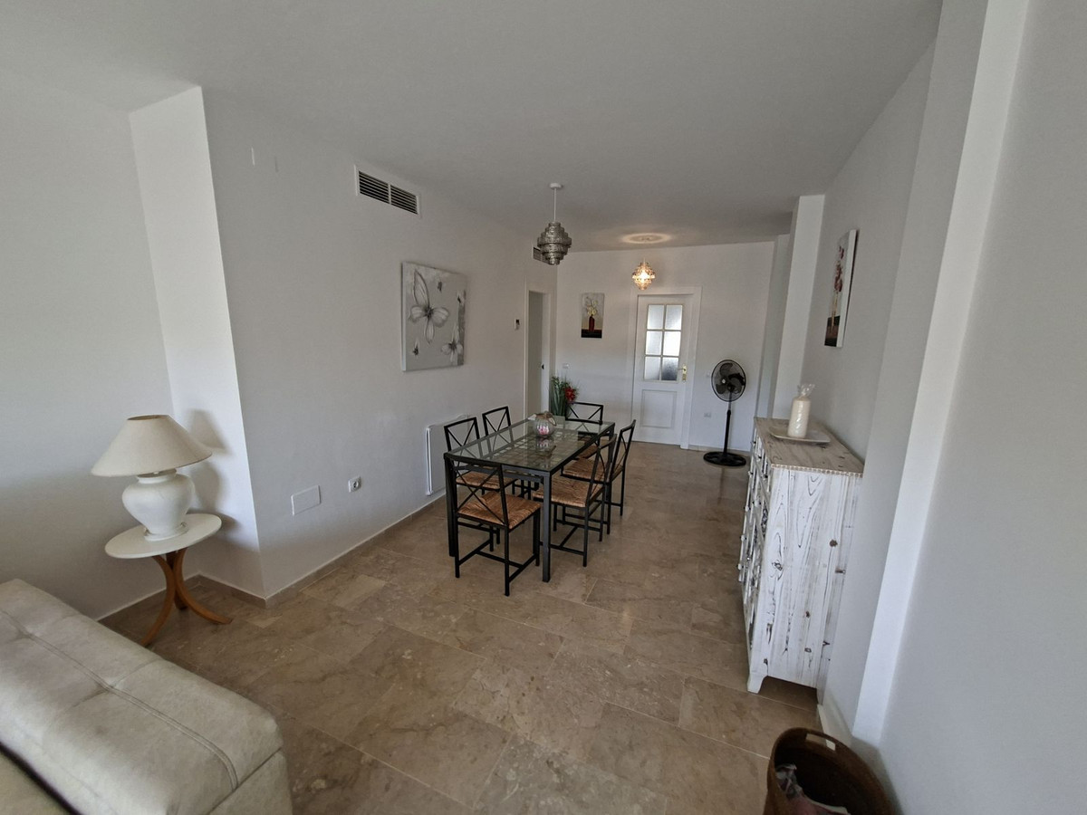 3 Bed Apartment for sale in La Duquesa Costa Del Sol, Málaga, Spain