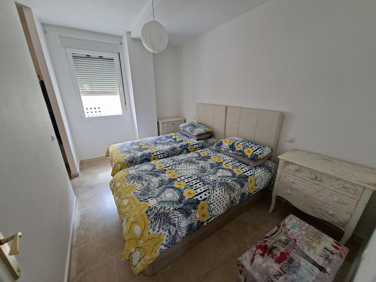 3 Bed Apartment for sale in La Duquesa Costa Del Sol, Málaga, Spain