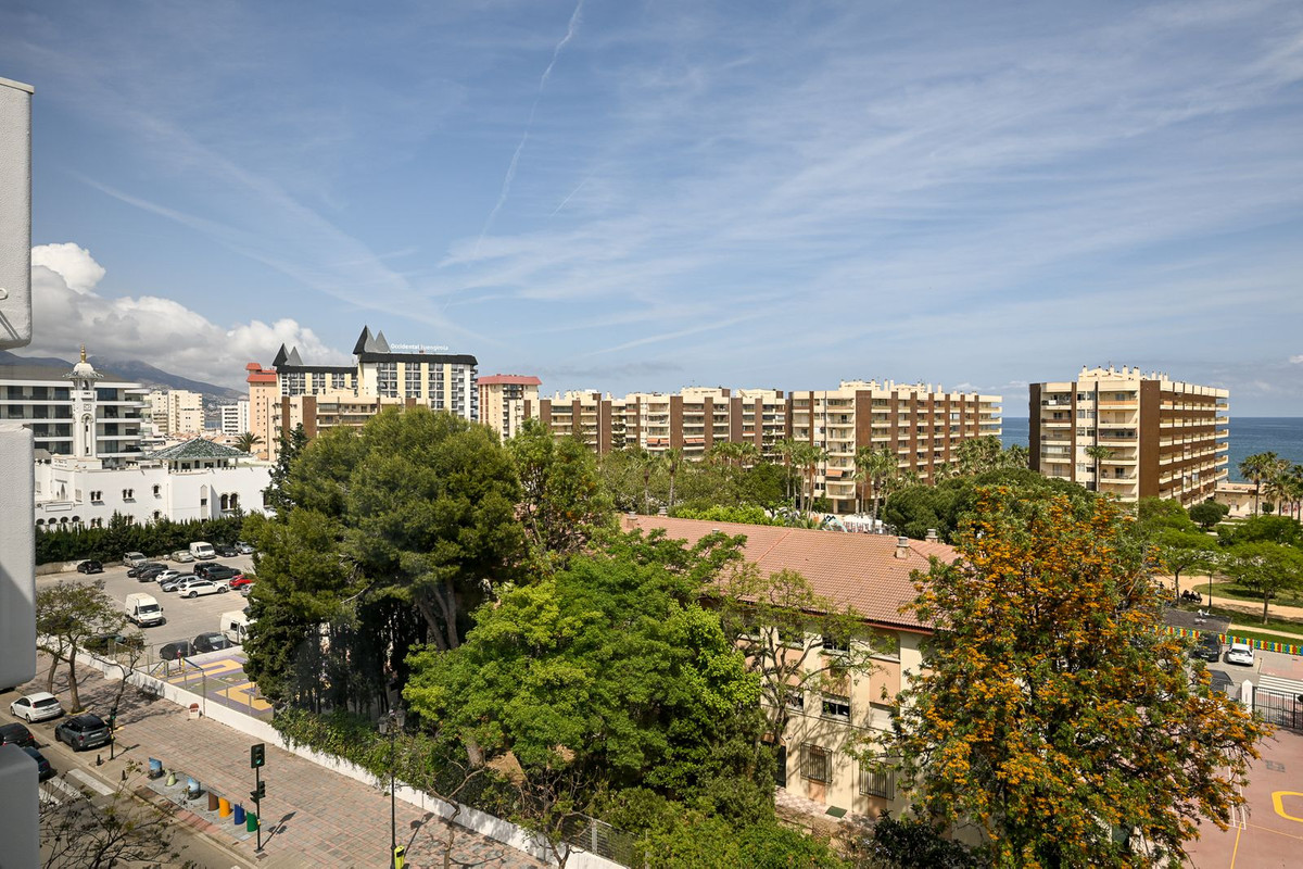 4 Bed Apartment for sale in Fuengirola Costa Del Sol, Málaga, Spain