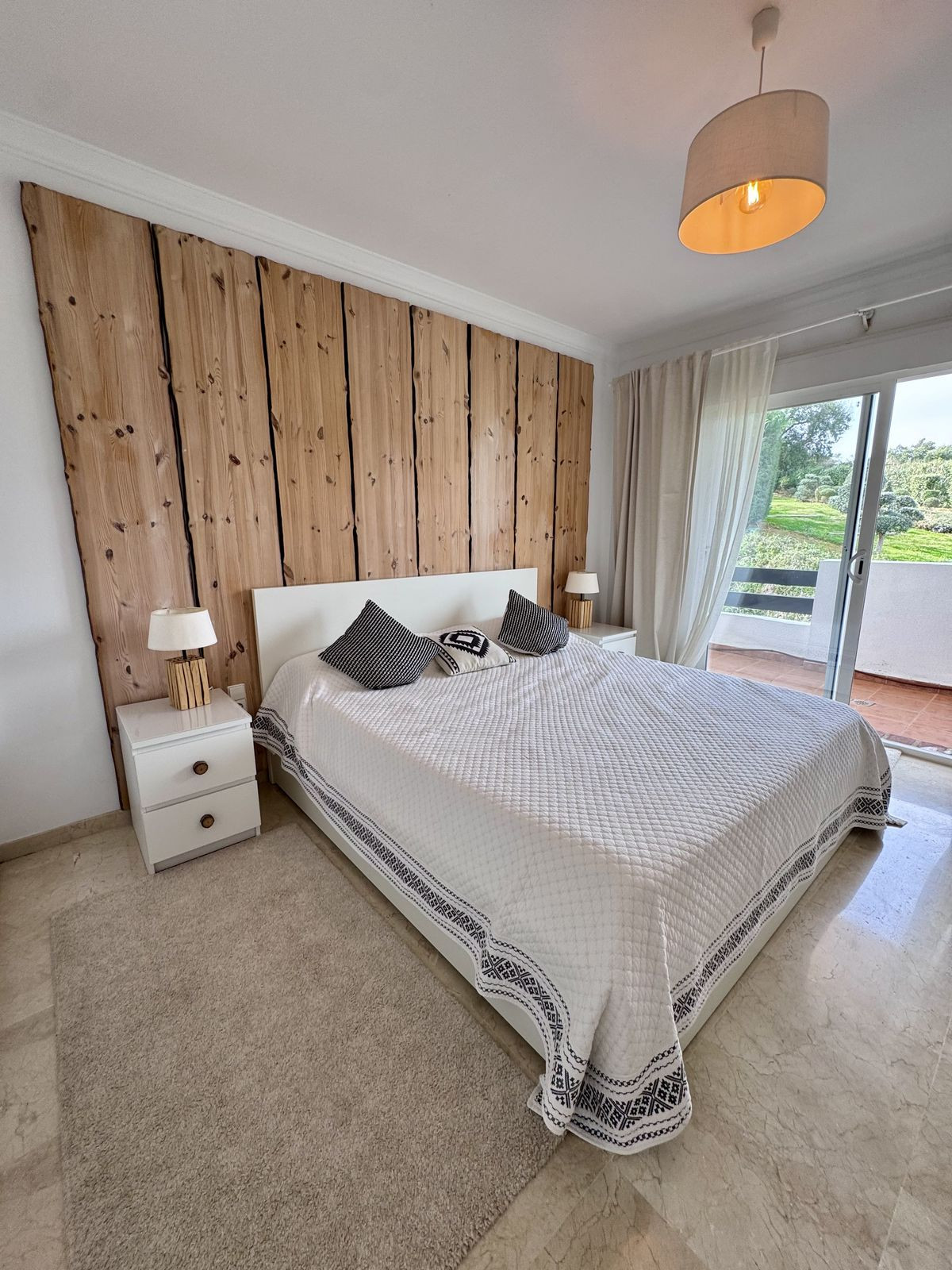 Se vende Apartamento Planta Media de 2 dormitorios en Costa Del Sol, Málaga, España