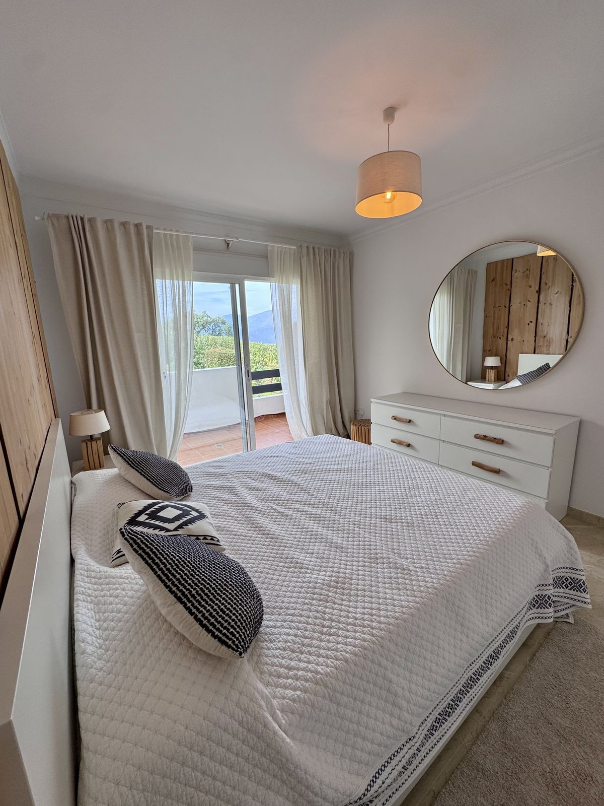 Se vende Apartamento Planta Media de 2 dormitorios en Costa Del Sol, Málaga, España