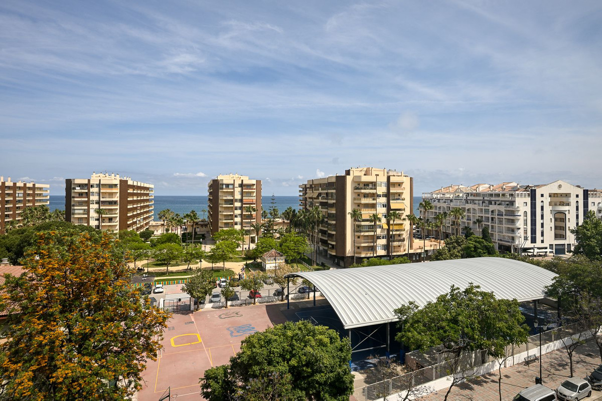 4 Bed Apartment for sale in Fuengirola Costa Del Sol, Málaga, Spain