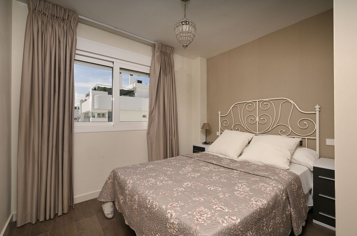 4 Bed Apartment for sale in Fuengirola Costa Del Sol, Málaga, Spain