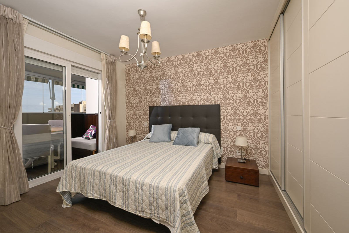 4 Bed Apartment for sale in Fuengirola Costa Del Sol, Málaga, Spain