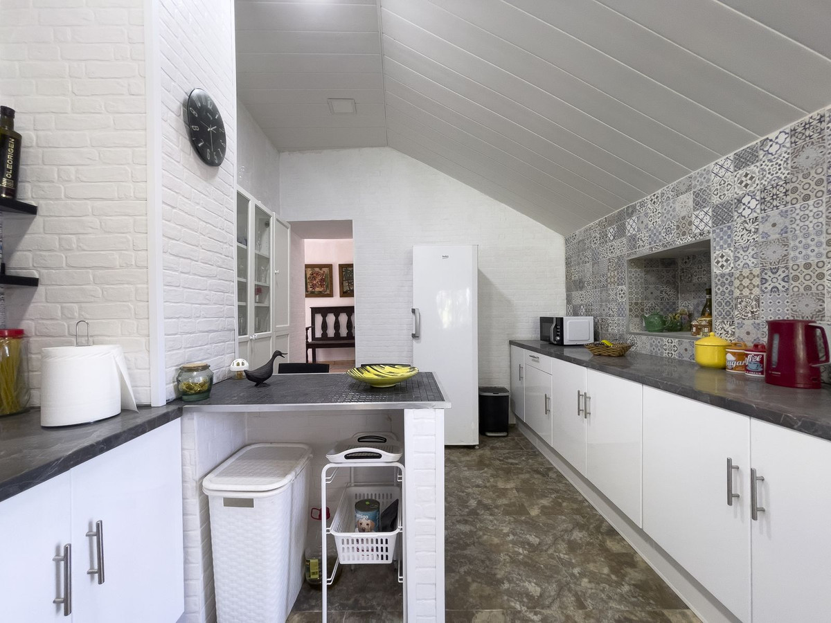 Se vende Finca - Cortijo de 5 dormitorios en Costa Del Sol, Málaga, España
