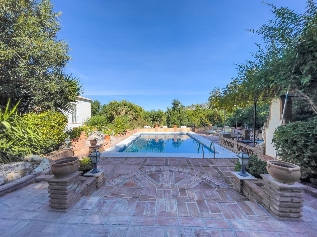 Se vende Finca - Cortijo de 5 dormitorios en Costa Del Sol, Málaga, España