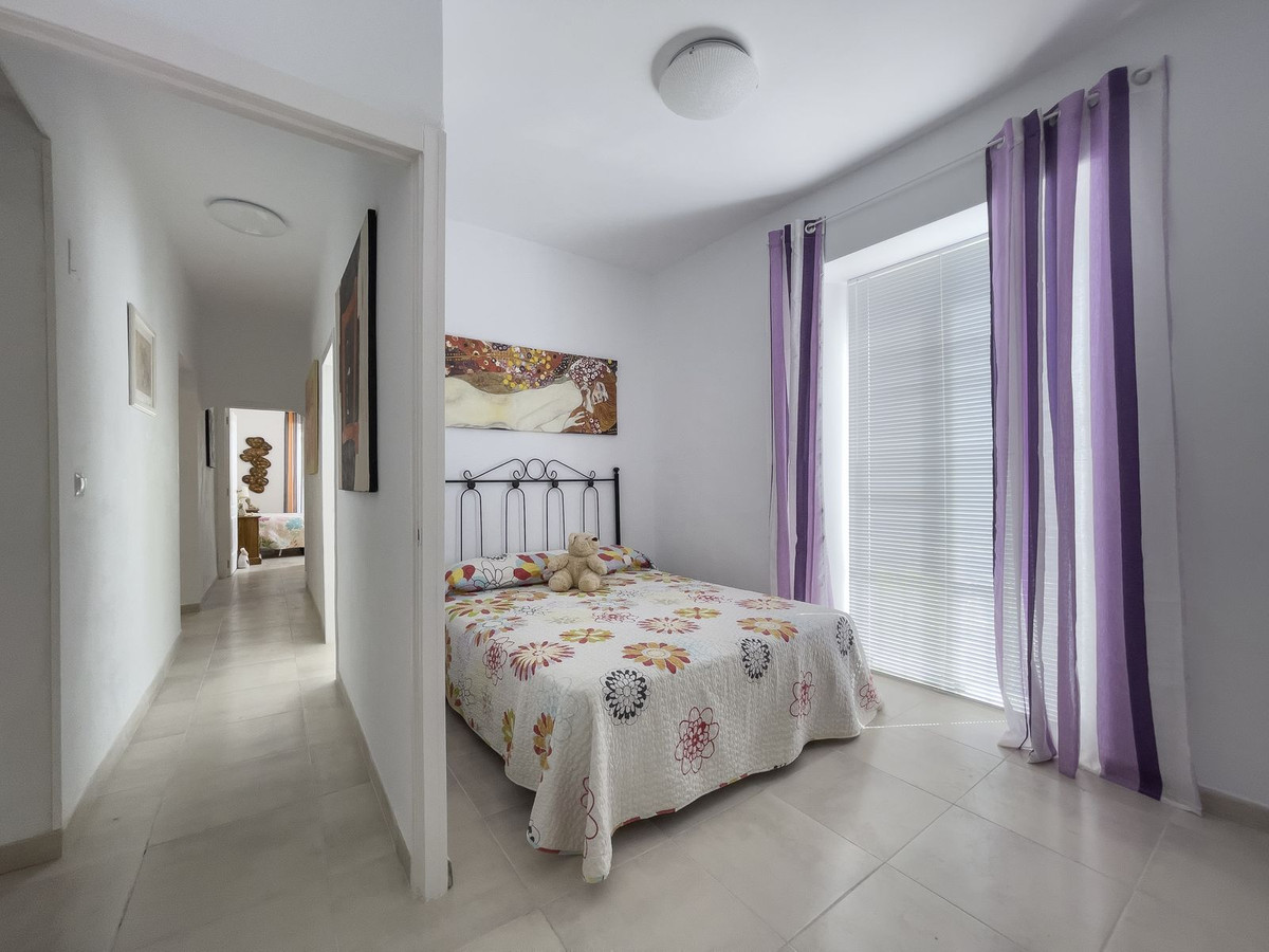 Se vende Finca - Cortijo de 5 dormitorios en Costa Del Sol, Málaga, España