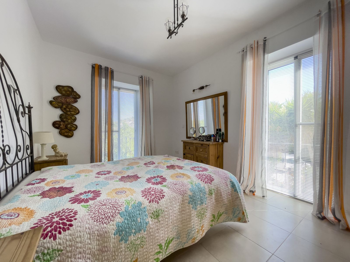 Se vende Finca - Cortijo de 5 dormitorios en Costa Del Sol, Málaga, España