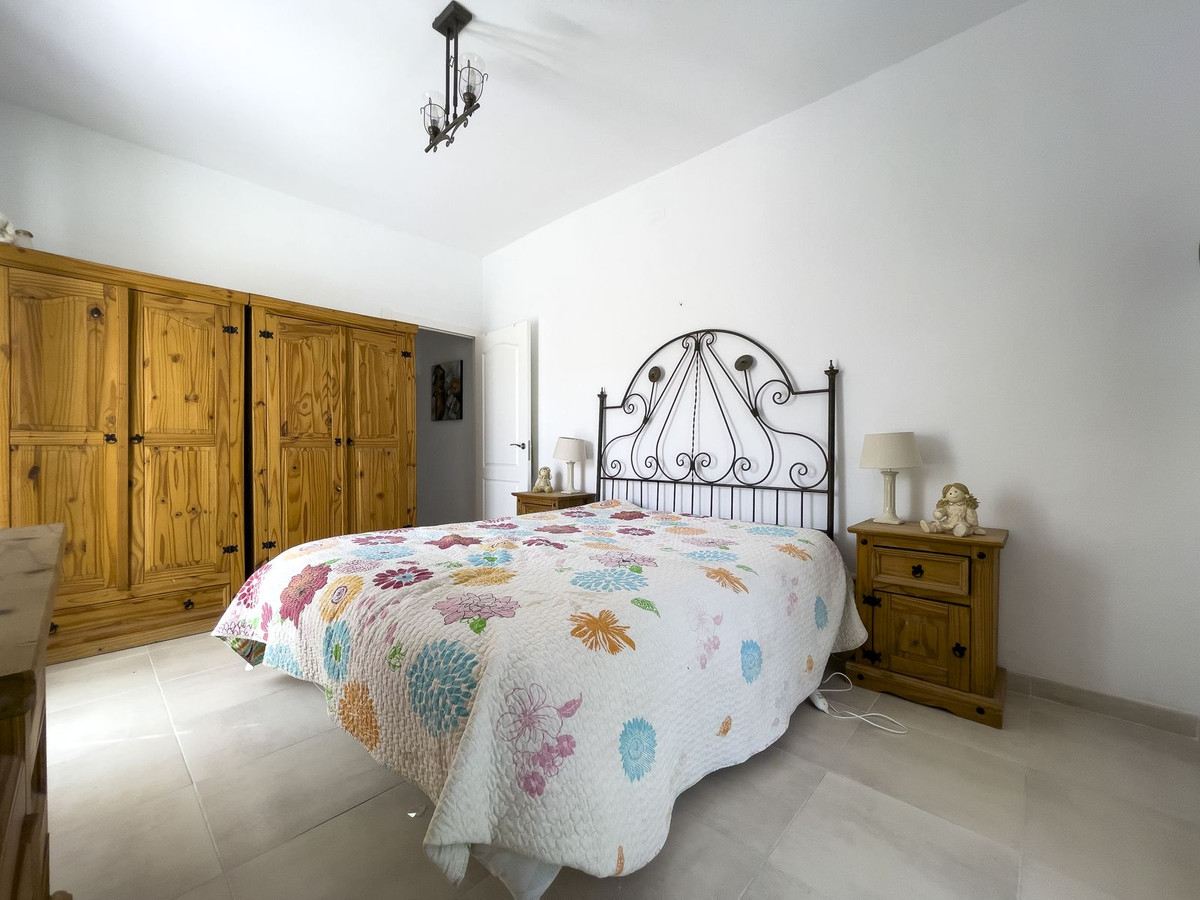 Se vende Finca - Cortijo de 5 dormitorios en Costa Del Sol, Málaga, España