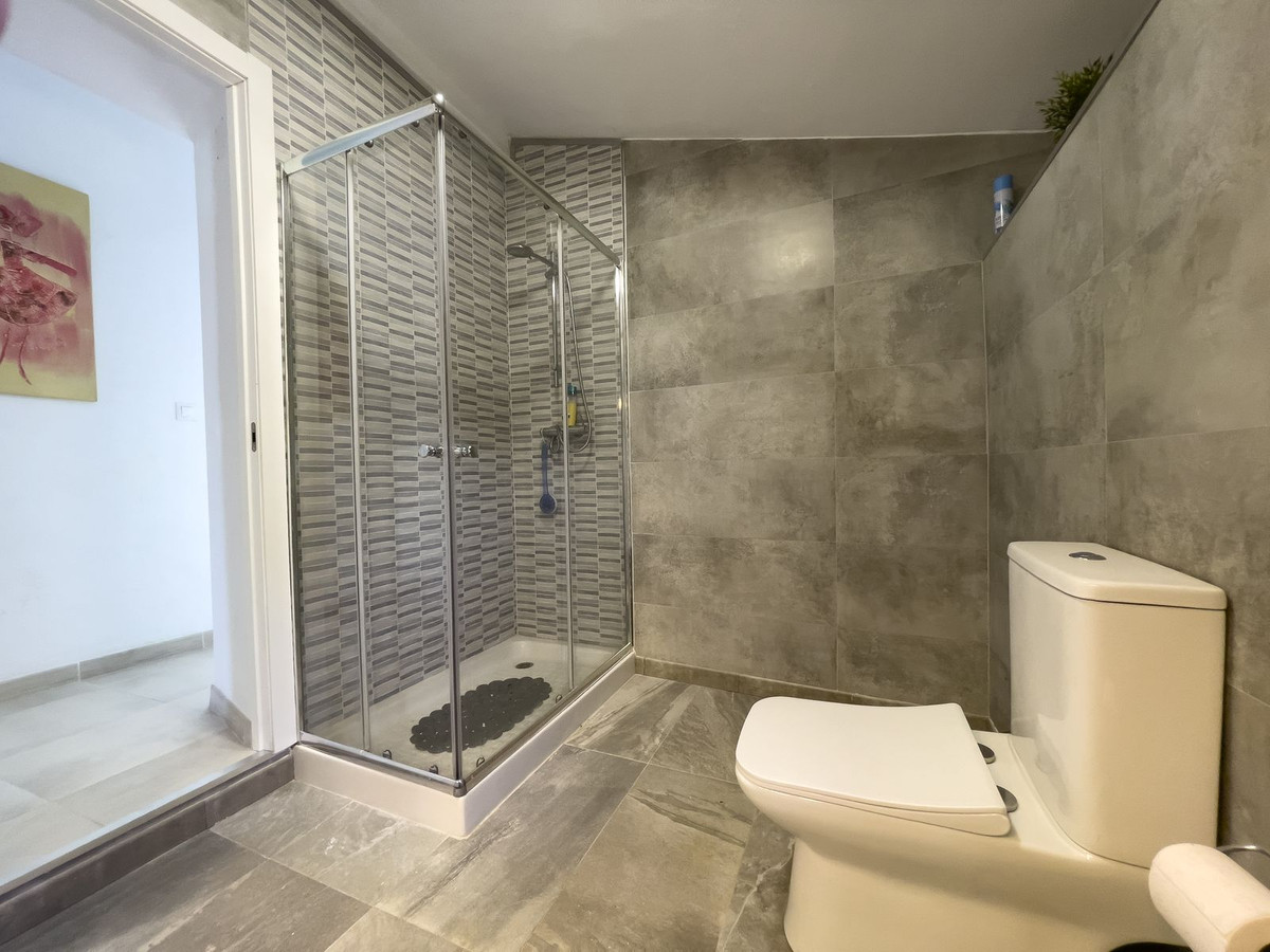 Se vende Finca - Cortijo de 5 dormitorios en Costa Del Sol, Málaga, España
