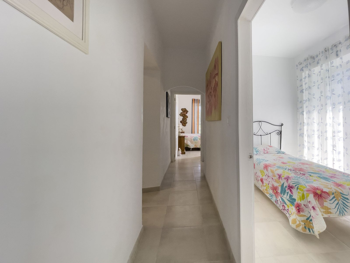 Se vende Finca - Cortijo de 5 dormitorios en Costa Del Sol, Málaga, España