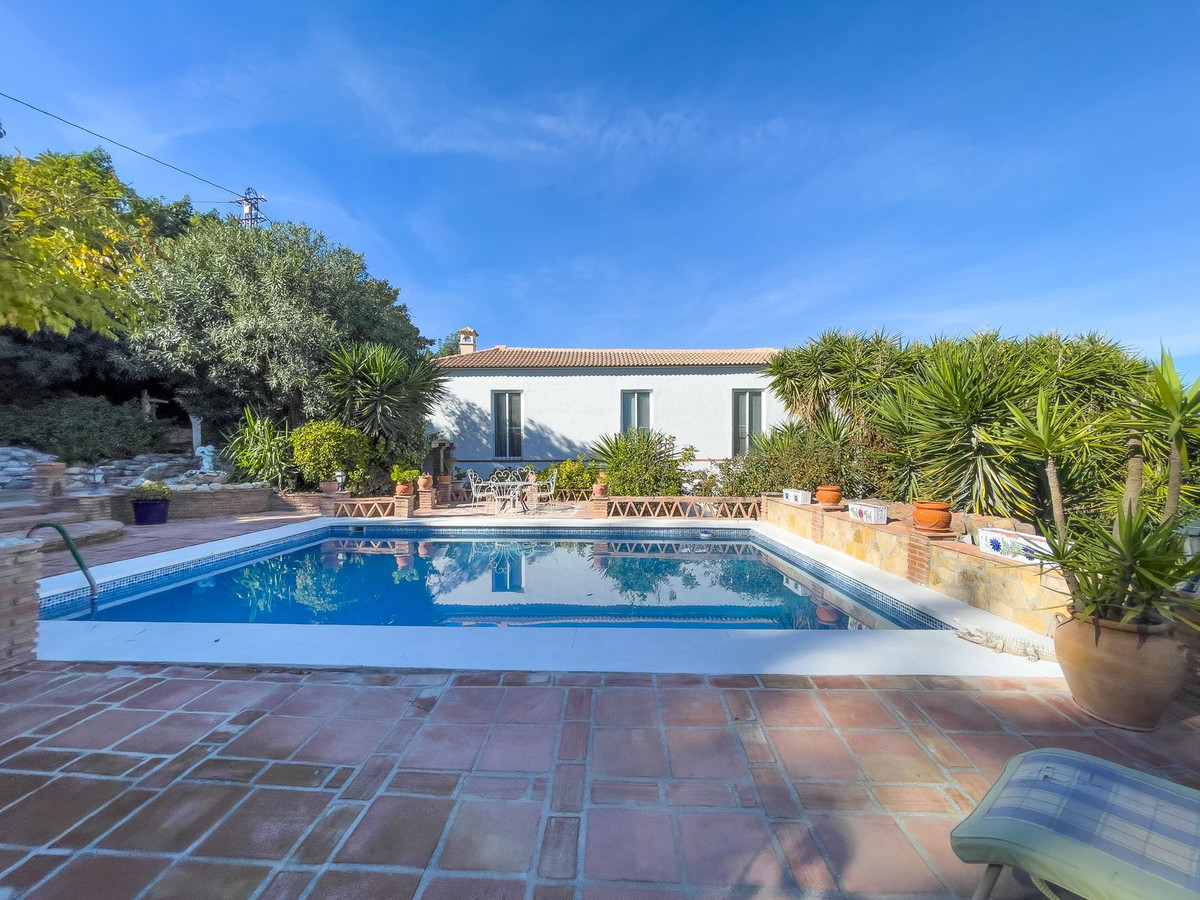 Se vende Finca - Cortijo de 5 dormitorios en Costa Del Sol, Málaga, España