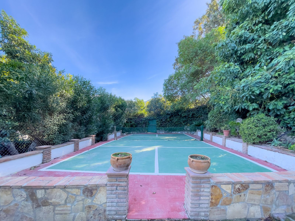 Se vende Finca - Cortijo de 5 dormitorios en Costa Del Sol, Málaga, España