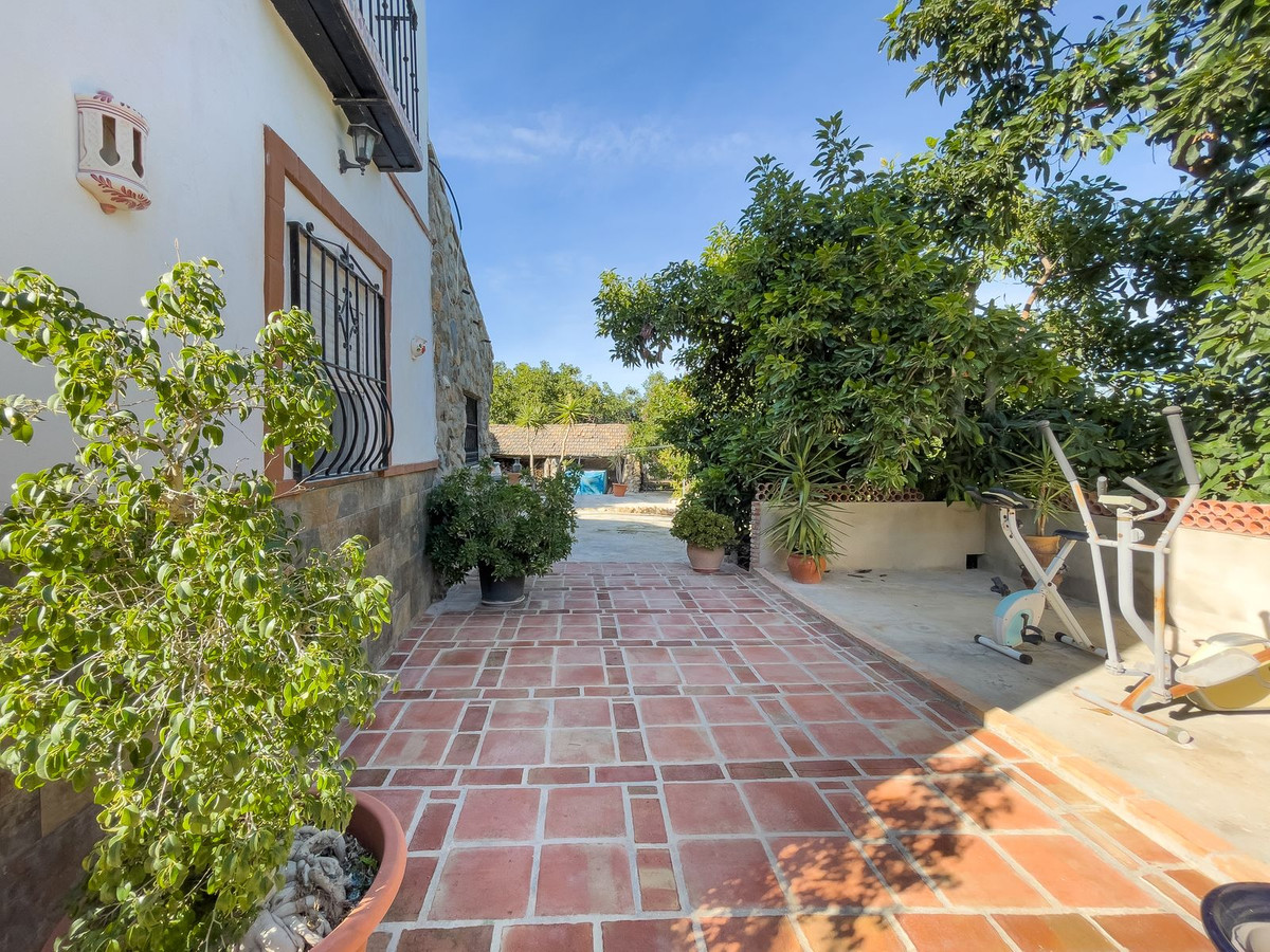 Se vende Finca - Cortijo de 5 dormitorios en Costa Del Sol, Málaga, España