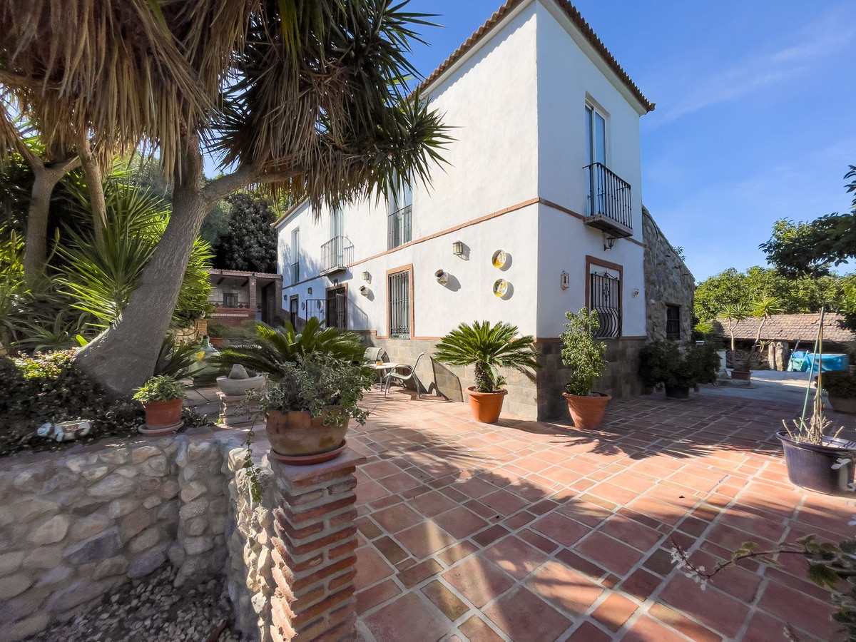 Se vende Finca - Cortijo de 5 dormitorios en Costa Del Sol, Málaga, España