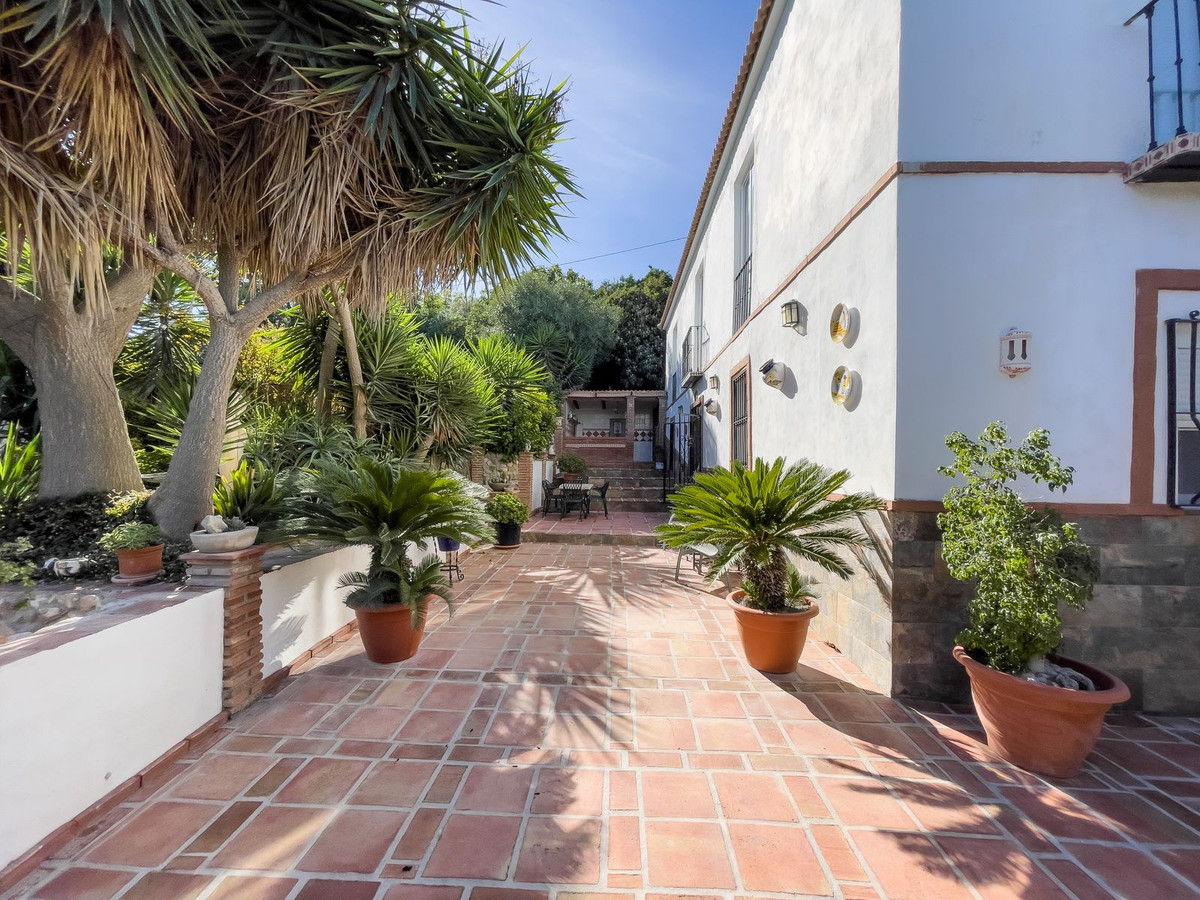 Se vende Finca - Cortijo de 5 dormitorios en Costa Del Sol, Málaga, España